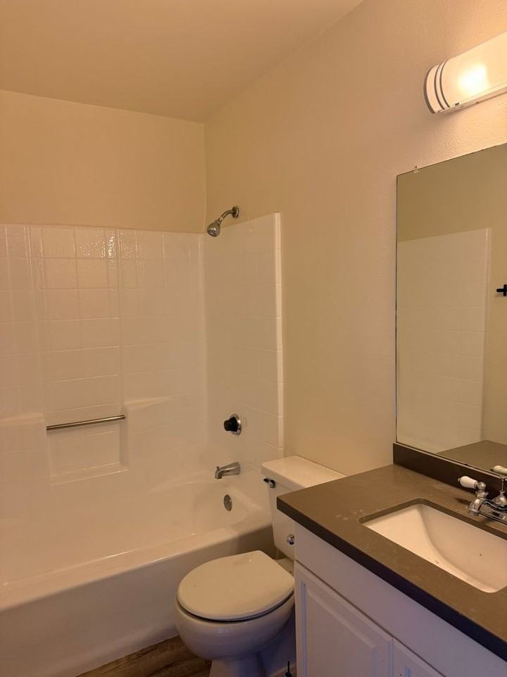 2088 - Photo 5 of 27