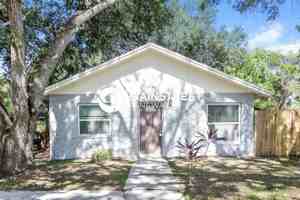 featured image of 1936 Pinehurst Dr