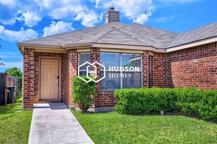 7406 Lake Front Trl - Photo 3 of 29
