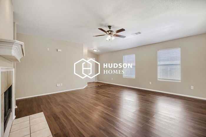 7406 Lake Front Trl - Photo 5 of 29