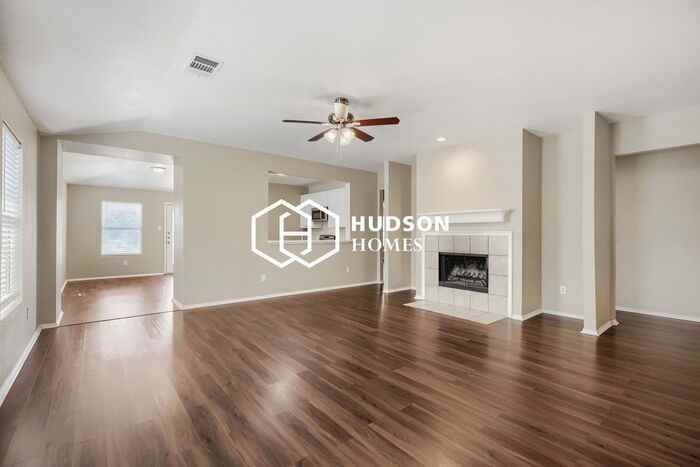 7406 Lake Front Trl - Photo 7 of 29