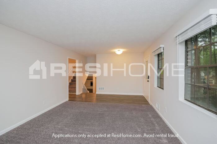 8240 Blackfoot Trl - Photo 3 of 25