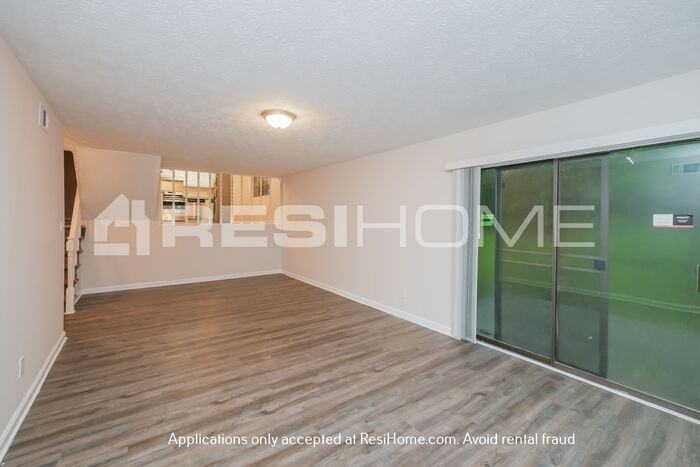 8240 Blackfoot Trl - Photo 5 of 25