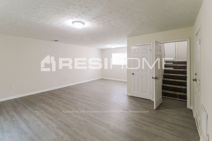 2272 Ramblewood Cir - Photo 3 of 25