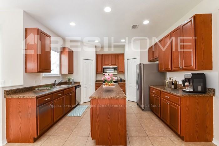 1609 Hoofprint Ct - Photo 3 of 18