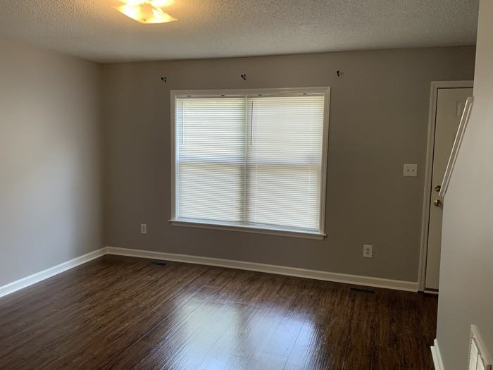 206 W 15th St #8 - Photo 3 of 10