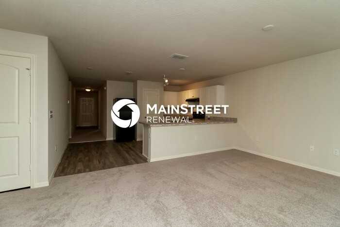 260 Hyacinth Ct - Photo 4 of 16