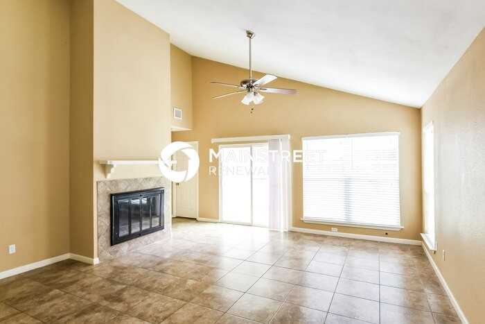 6929 Trail Lk - Photo 4 of 16