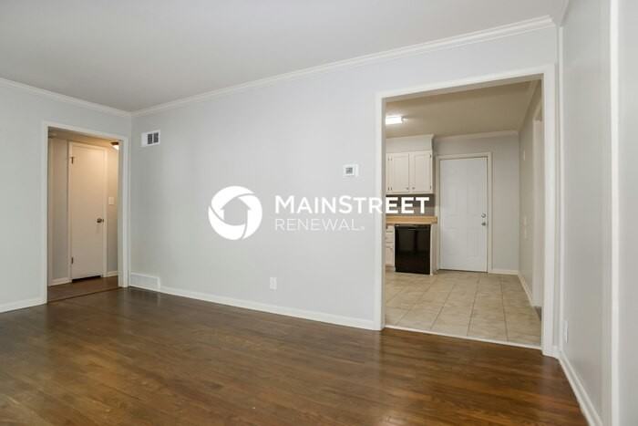 11105 W 69th St - Photo 3 of 16