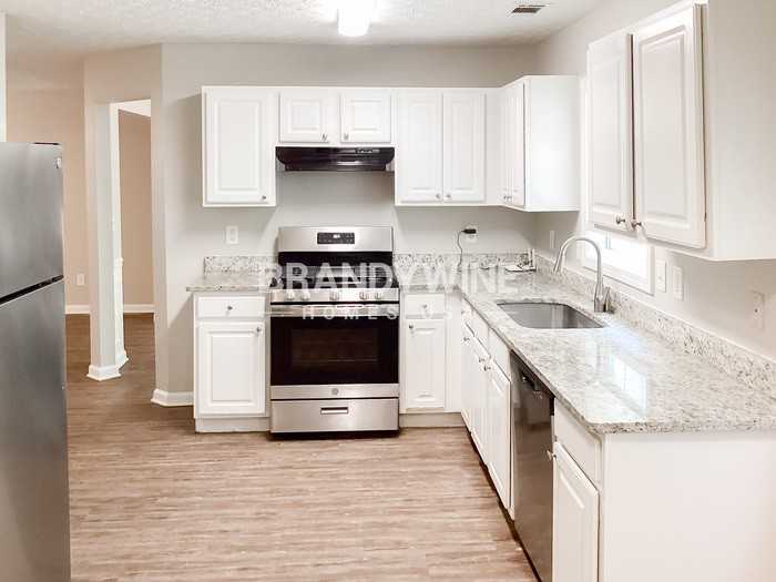 3725 Patti Pkwy - Photo 5 of 27