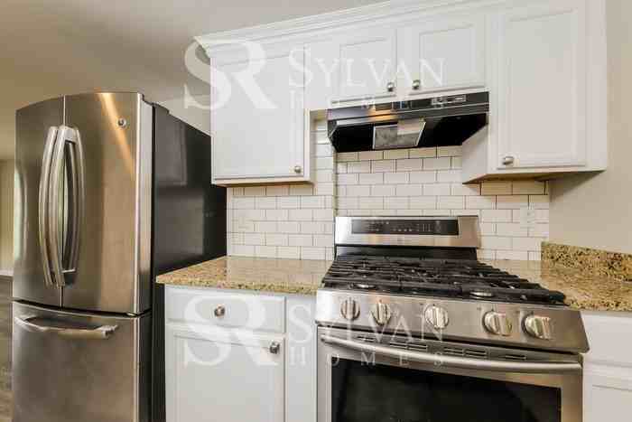 205 Lillie Dr - Photo 6 of 16