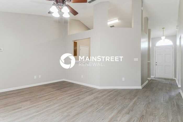 5948 Wentworth Cir S - Photo 3 of 16