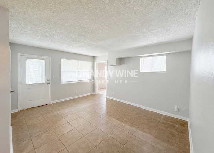 1936 Constant Dr - Photo 4 of 17