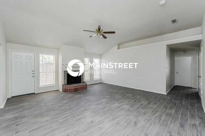 10917 Ives St - Photo 3 of 15