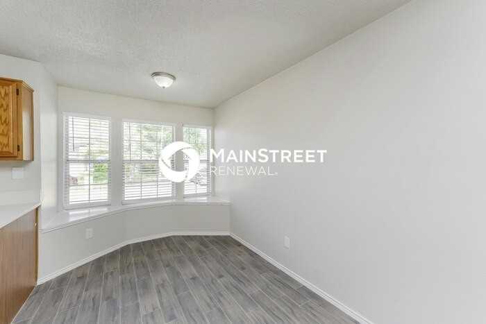 10917 Ives St - Photo 6 of 15