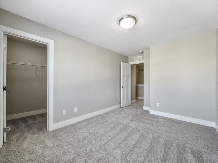 1408 Ne Primrose Ln - Photo 5 of 20