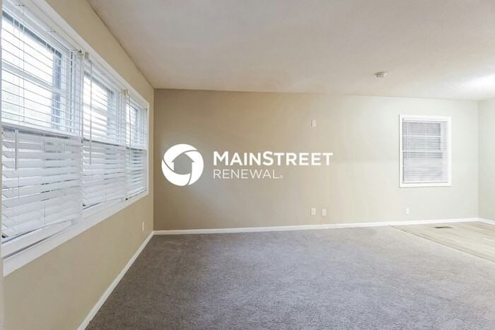 324 13th Ter Nw - Photo 3 of 15