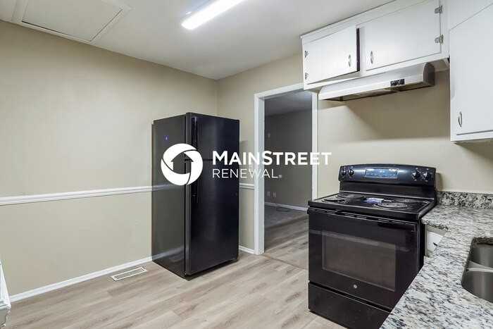 324 13th Ter Nw - Photo 6 of 15