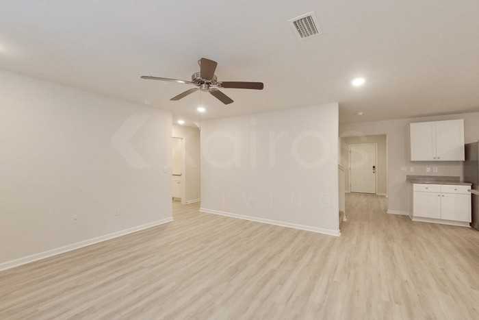 245 Monarch Ln - Photo 4 of 25