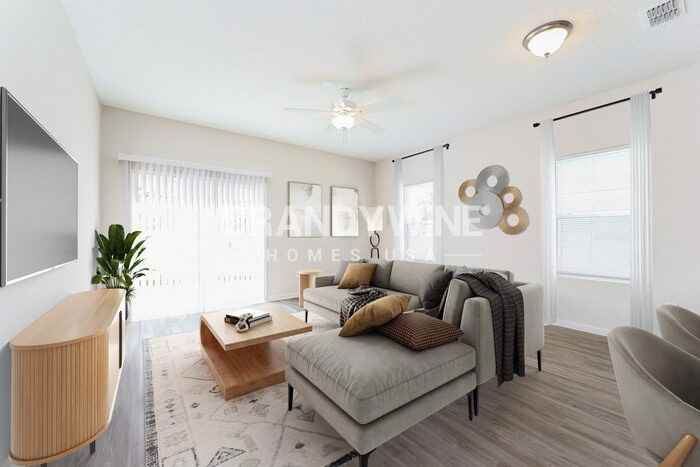 573 Kit St - Photo 4 of 45