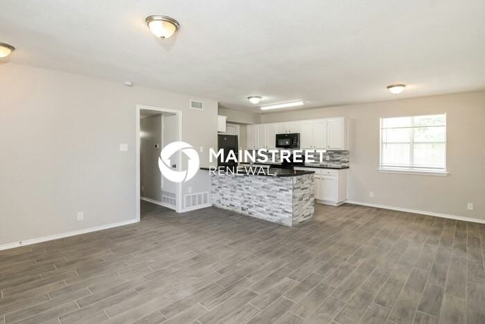 223 Brook Cir - Photo 4 of 16