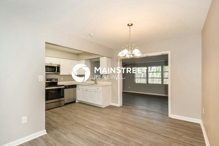 2605 Bay St - Photo 5 of 16