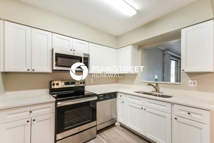 2605 Bay St - Photo 6 of 16