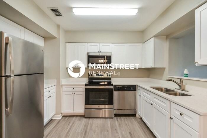 2605 Bay St - Photo 7 of 16