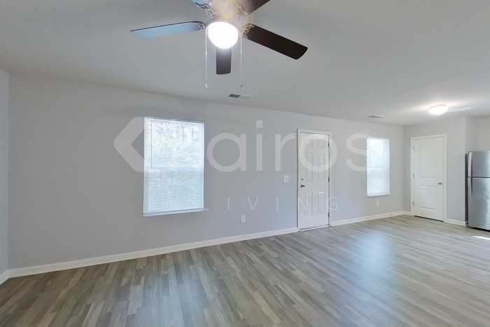 10 Plymouth Ct - Photo 2 of 22