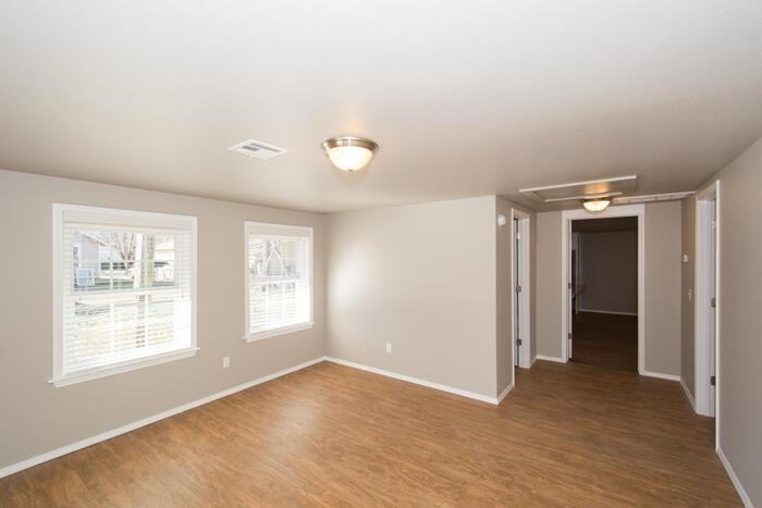 E 7th St - Photo 6 of 18