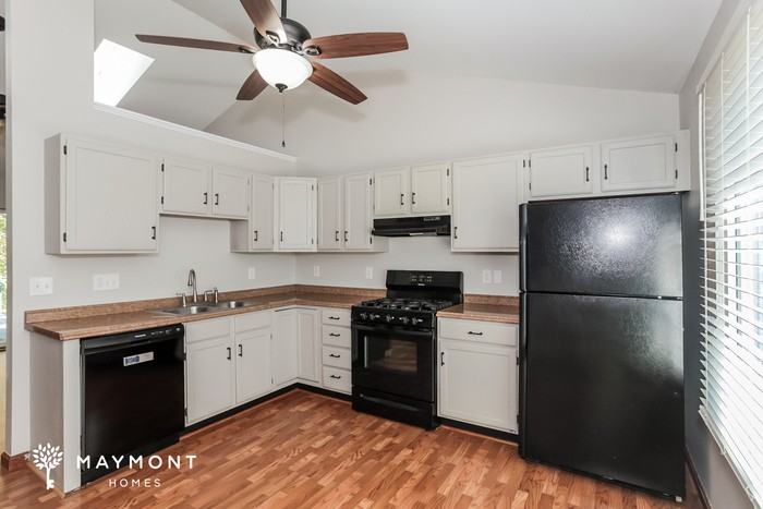 2664 Ridgecrest Ln - Photo 4 of 13