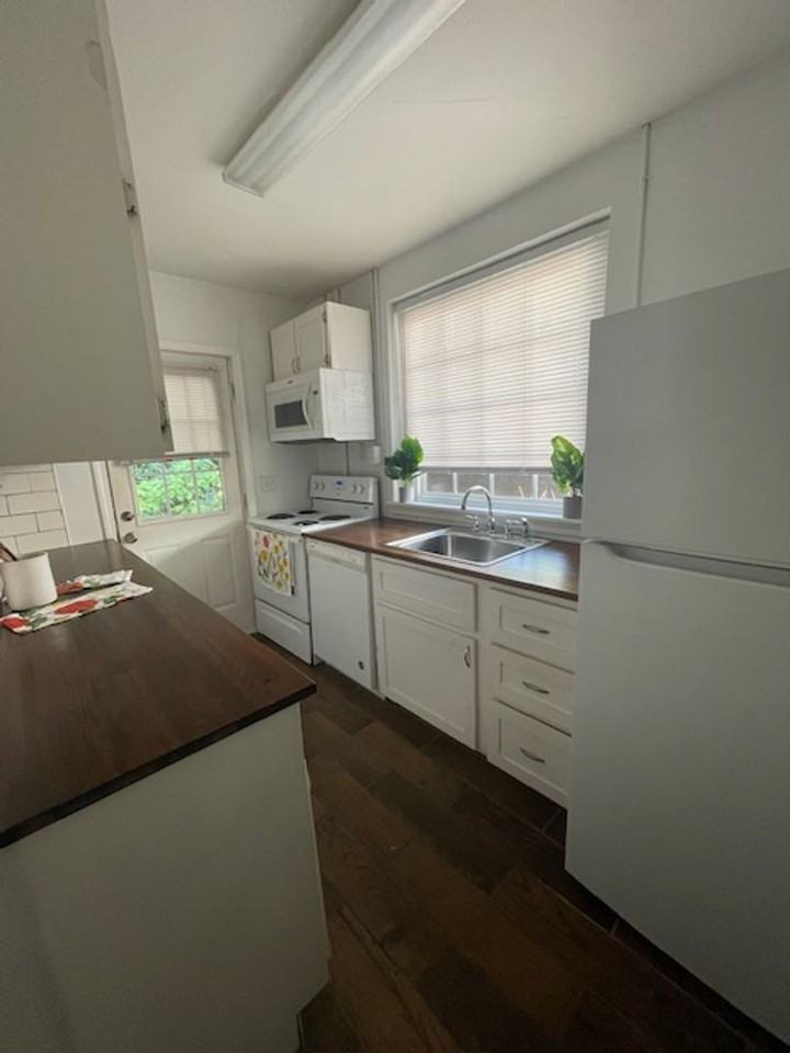 403 Waccamaw Ave - Photo 4 of 10