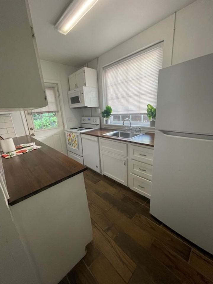 401 Waccamaw Ave - Photo 5 of 12