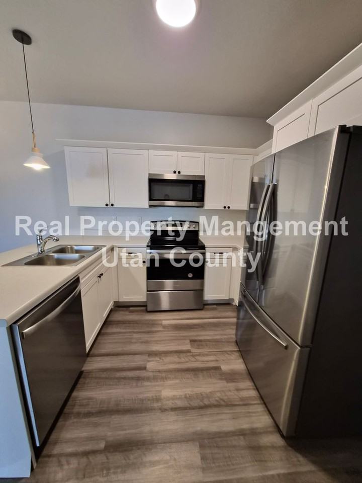 3323 W Hardman Way - Photo 3 of 27