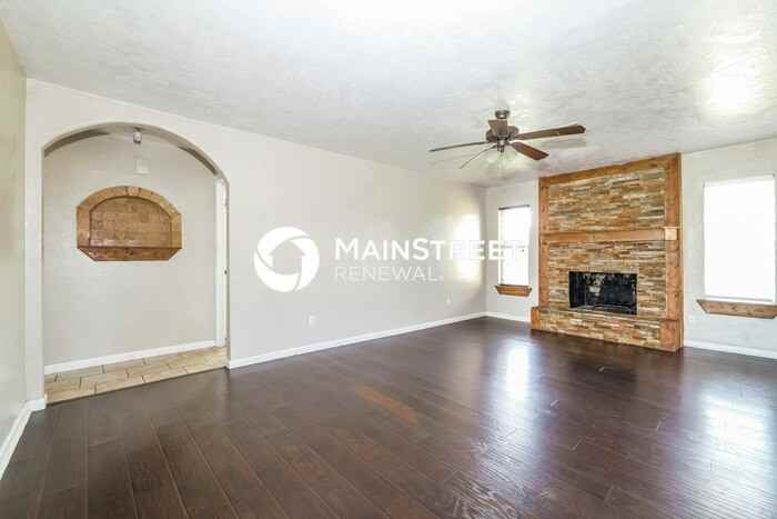 700 Sw 12th St - Photo 2 of 17