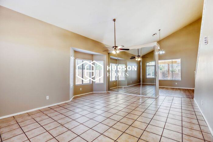 6411 S 23rd Ave - Photo 5 of 29