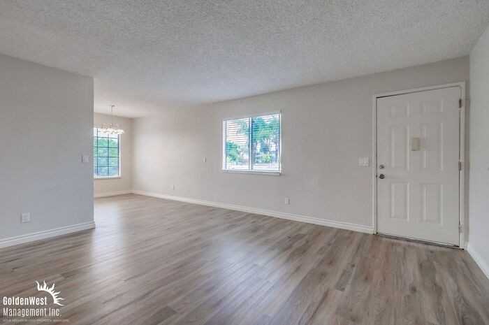 4074 35th St #4 - Photo 3 of 16