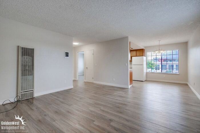 4074 35th St #4 - Photo 4 of 16