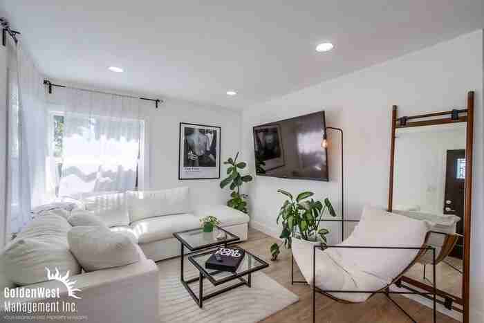 4480 50th St - Photo 3 of 23