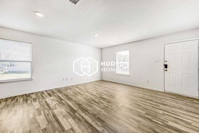 1920 Reef Ct - Photo 4 of 14