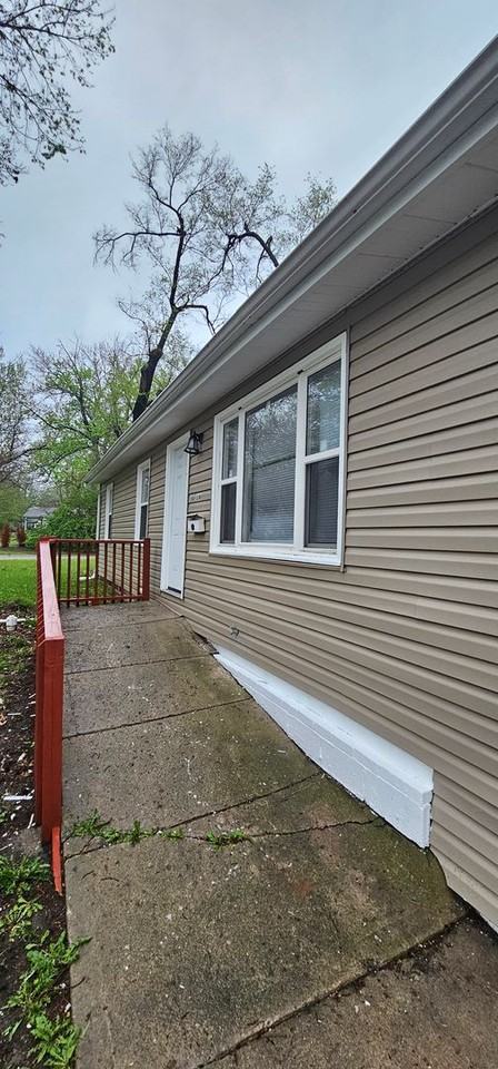 10716 Bennington Ave - Photo 2 of 29