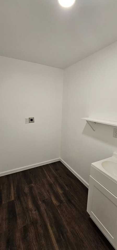 10716 Bennington Ave - Photo 3 of 29