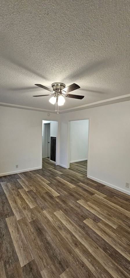 10716 Bennington Ave - Photo 7 of 29