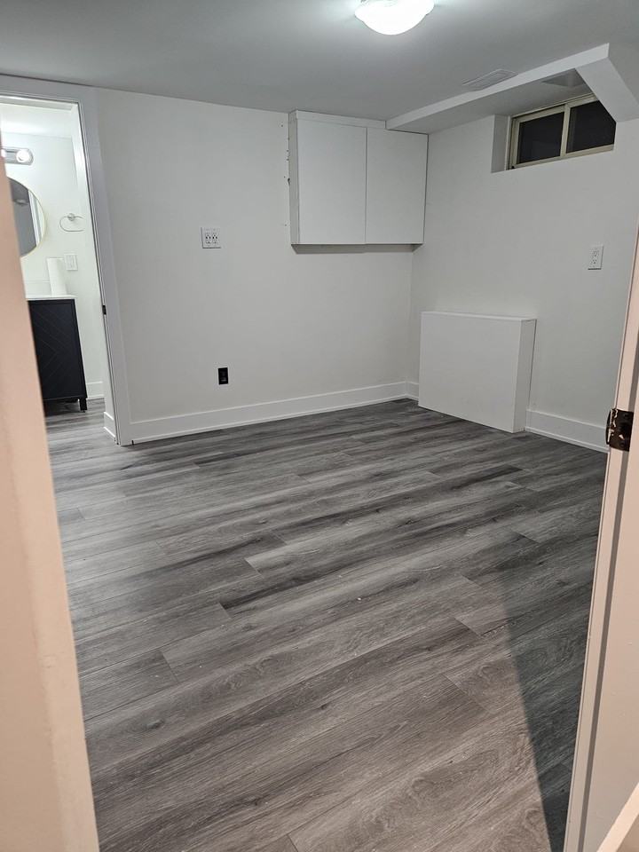 134 Bridgeport Road East - Photo 5 of 14