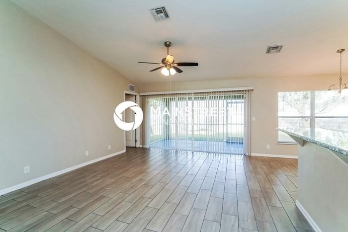 916 Nw 15th Ave - Photo 2 of 16