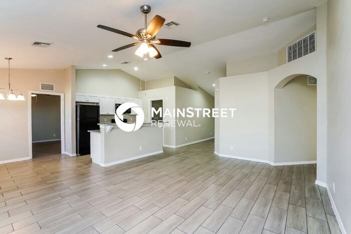 916 Nw 15th Ave - Photo 3 of 16