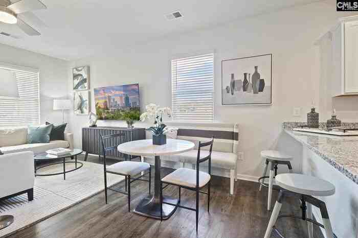 445 Lady Liberty Way - Photo 4 of 26