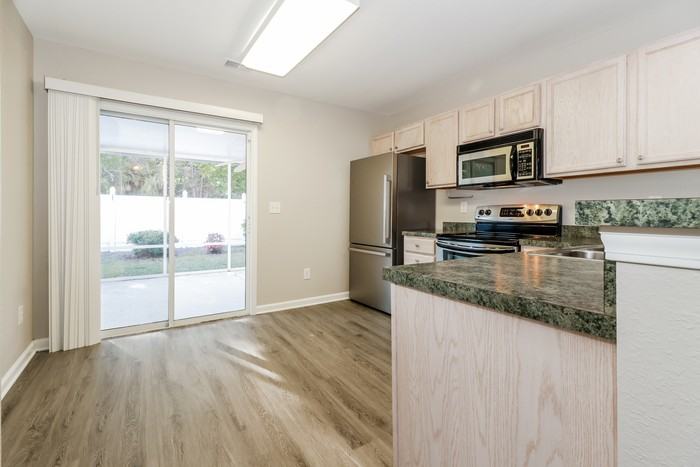 3029 Hollybrooke Dr - Photo 5 of 11