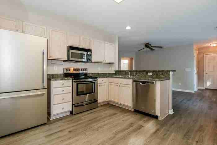3029 Hollybrooke Dr - Photo 7 of 11