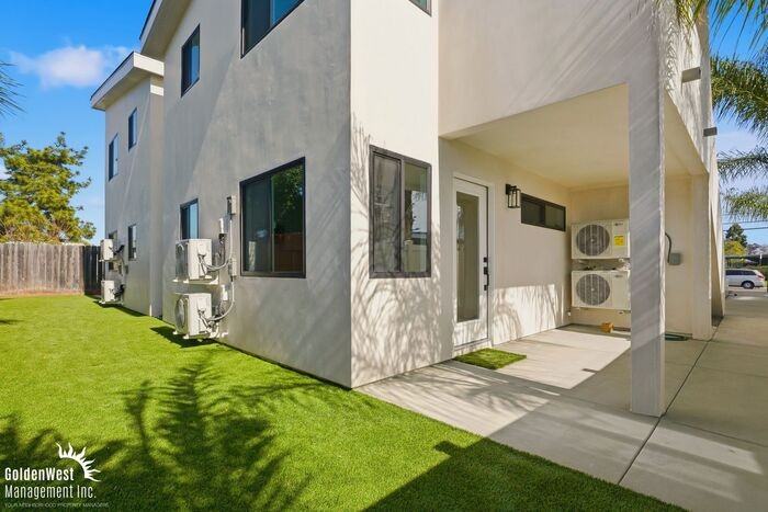 4822 Doliva Dr